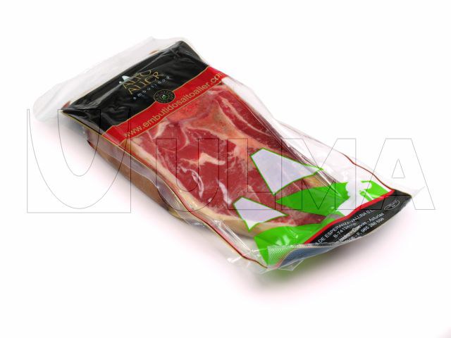 Meat vacuum packaging in thermoforming in flexible film — ULMA Packaging